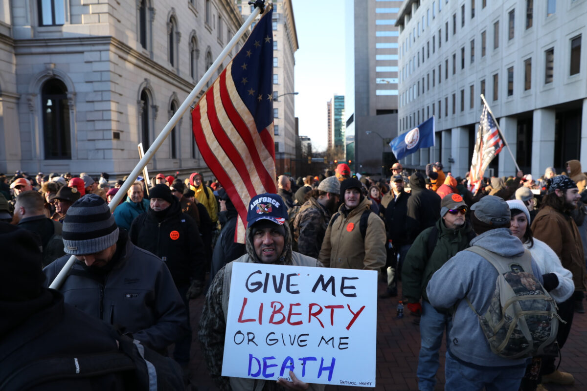 Photos: Thousands Attend Pro-Gun Rights Demonstration in Virginia