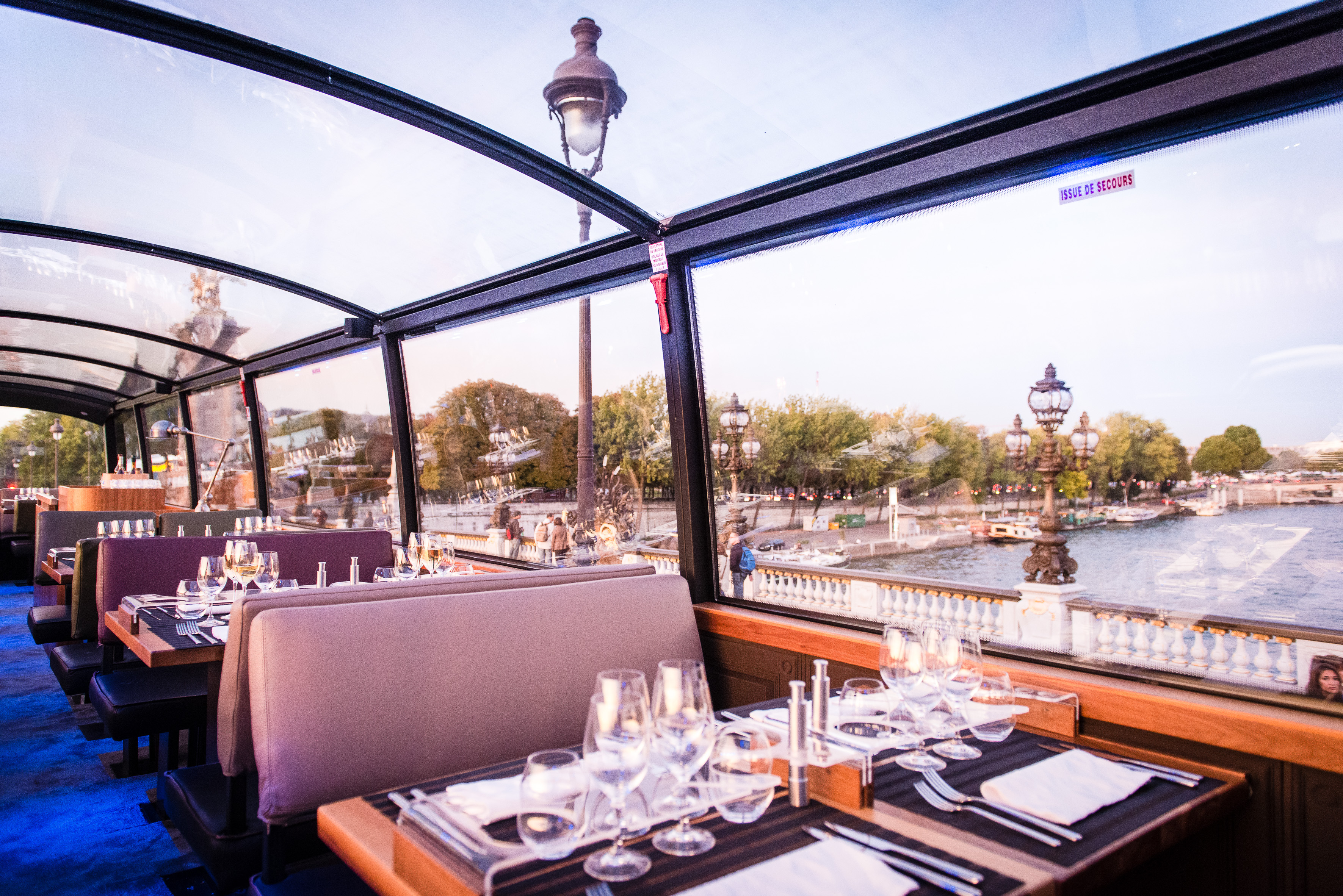 Dinner on a Bus Is the Best Way to See Paris