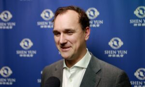 Londoner Supports Shen Yun’s Promotion of Traditional Chinese Culture