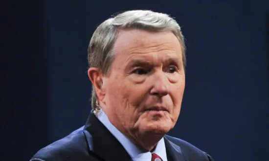 Former ‘PBS NewsHour’ Co-Anchor Jim Lehrer Dies at 85