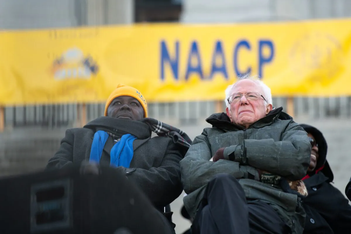 Democratic presidential candidate Sen. Bernie Sanders (I-Vt.) (R) at the South Carolina statehouse steps in Columbia on Jan. 20, 2020. (Sean Rayford/Getty Images)