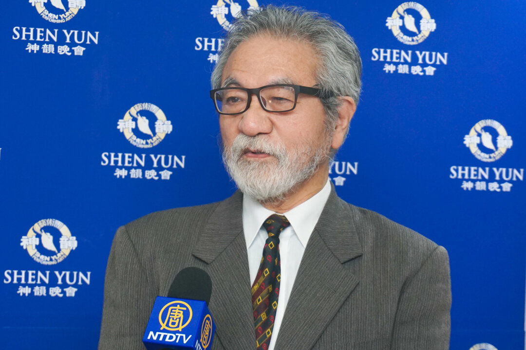 Noguromi Masaiti, former Onojo City Councilor, enjoyed Shen Yun Performing Arts New York Company’s performance at Fukuoka Sunpalace Hall on the afternoon of Jan. 21, 2020. (Lu Yong/The Epoch Times)