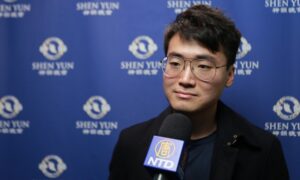 Former UK Consulate Worker Tortured in China Is Moved to Tears Seeing Shen Yun