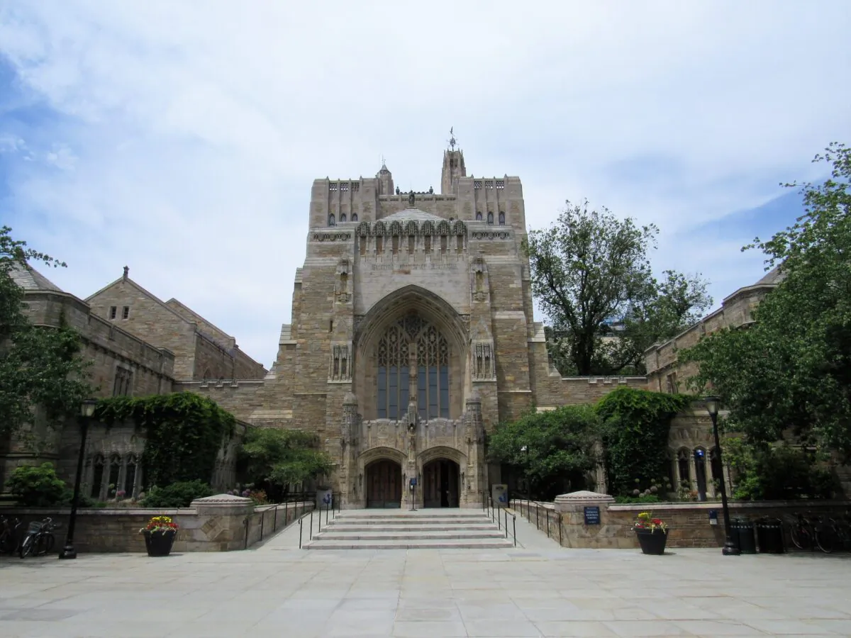 Sterling Memorial Library at Yale University in New Haven, Conn., on June 7, 2019. (Farragutful [CC BY-SA /4.0])