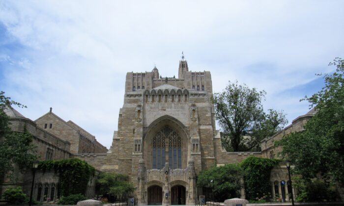 Sterling Memorial Library at Yale University in New Haven, Conn., on June 7, 2019. (Farragutful [CC BY-SA /4.0])