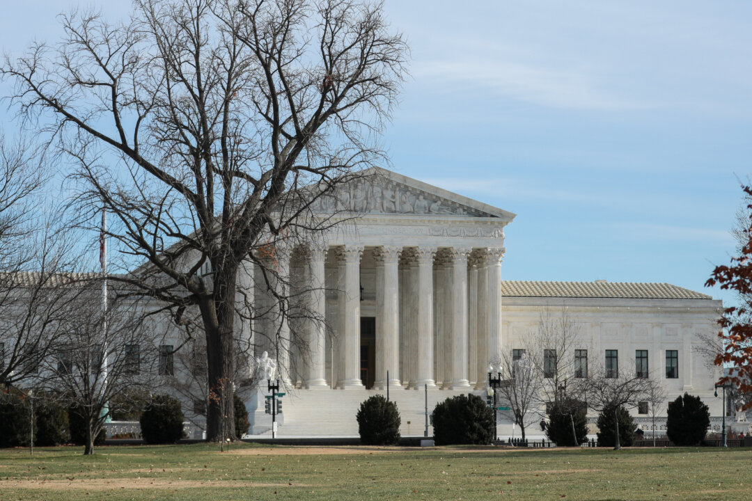 Supreme Court Agrees to Hear Democratic-Led States’ Appeal of Obamacare Ruling