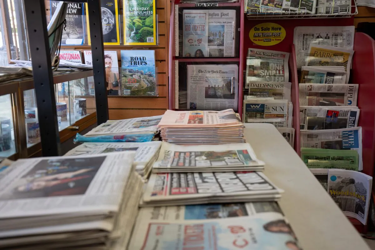Newspapers and magazines are seen at a convenience store in Washington, on Aug. 6, 2019. (Alastair Pike/AFP via Getty Images)