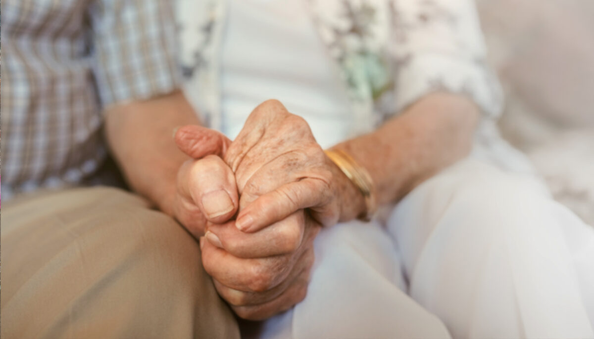 Elderly Couple Died Holding Hands Together After 67 Years of Marriage