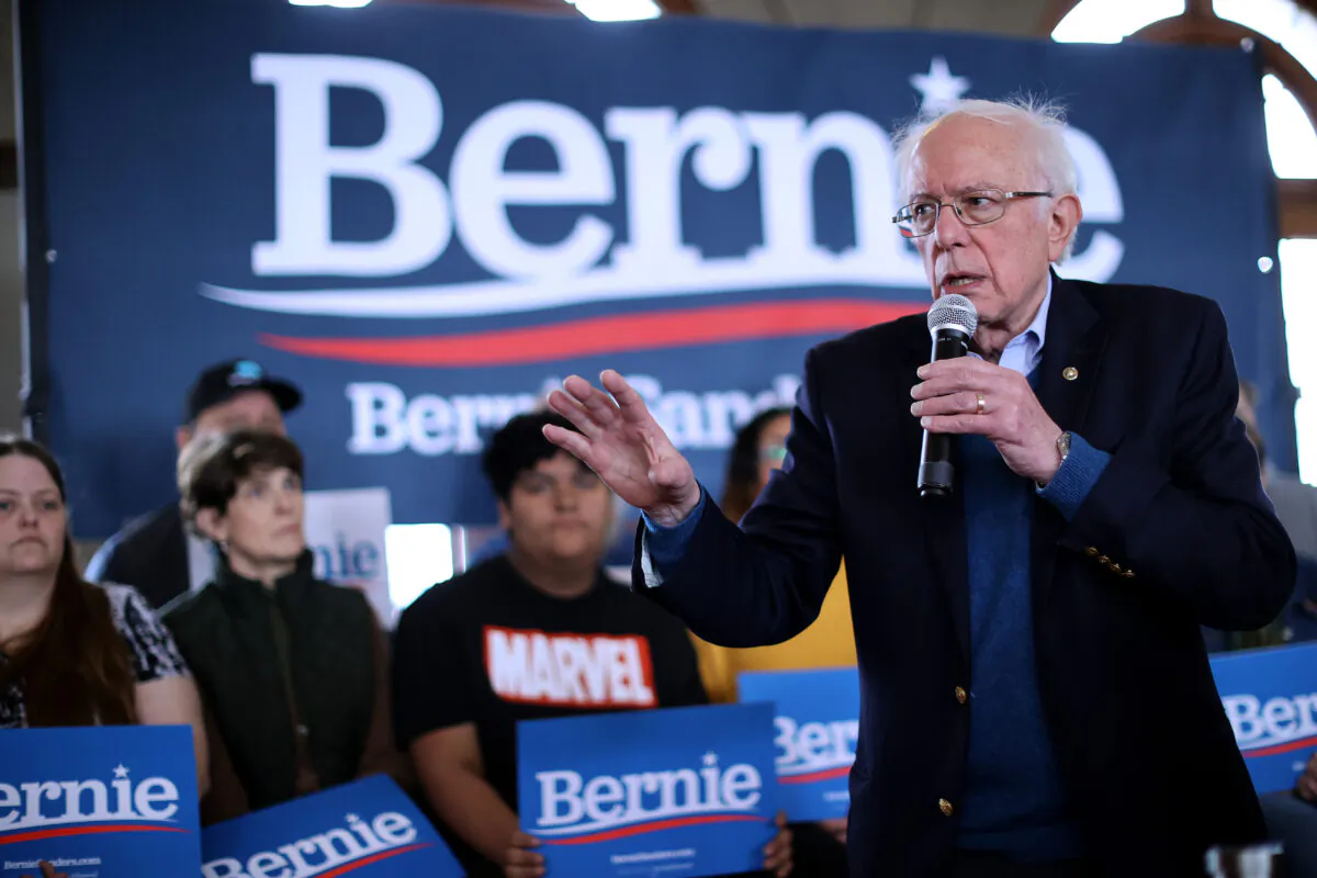 Democratic presidential candidate Sen. Bernie Sanders (I-Vt.) holds a campaign event at La Poste in Perry, Iowa, on Jan. 26, 2020. (Chip Somodevilla/Getty Images)