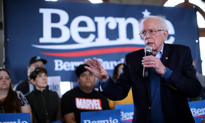 Democratic presidential candidate Sen. Bernie Sanders (I-Vt.) holds a campaign event at La Poste in Perry, Iowa, on Jan. 26, 2020. (Chip Somodevilla/Getty Images)
