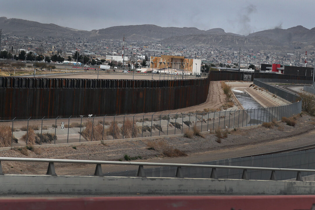 108 Illegal Immigrants Released by Border Patrol in Texas Tested Positive for COVID-19: Officials