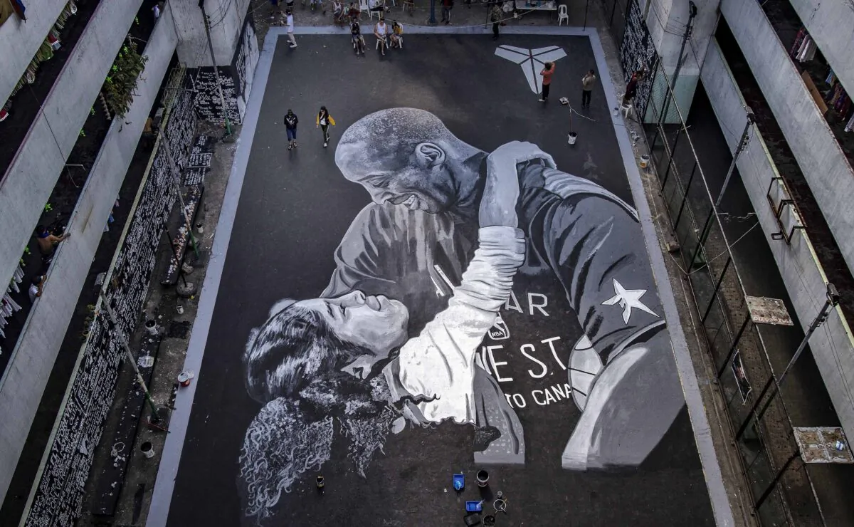A giant mural of former NBA star Kobe Bryant and his daughter Gianna, painted hours after their death, is seen at a basketball court in Taguig, Metro Manila, Philippines, on Jan. 28, 2020.  (Ezra Acayan/Getty Images)