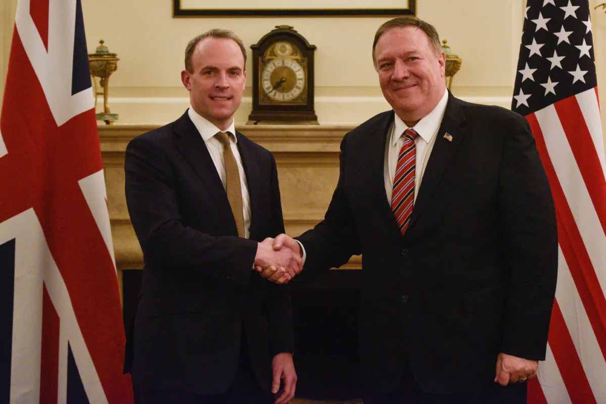 UK Foreign Secretary Dominic Raab meets US Secretary of State Mike Pompeo at the Foreign Secretary's Residence in London, on Jan. 29, 2020. (Peter Summers/Getty Images)
