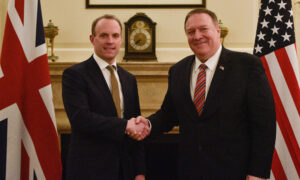 Pompeo Says Huawei Is a Risk, but US Will Resolve Differences With UK