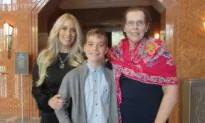Shen Yun Enlightens and Uplifts for Three Generations