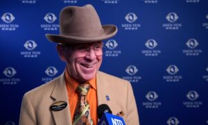 Theater Board President Congratulates Shen Yun’s Sold Out Shows