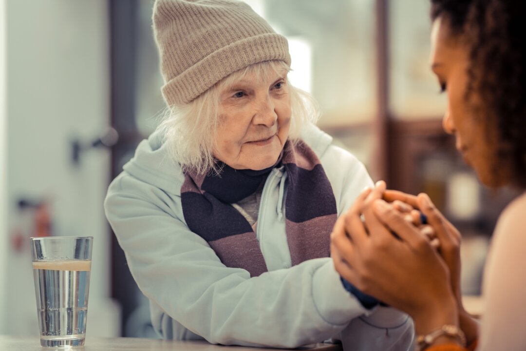 A moment of kindness can fill us with warmth that sustains a more generous heart. (Dmytro Zinkevych/Shutterstock)