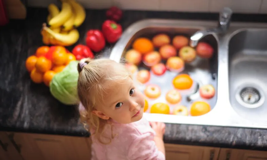 Soaking fruits and vegetables is a great way to get them clean. (Elena Nasledova/Shutterstock)