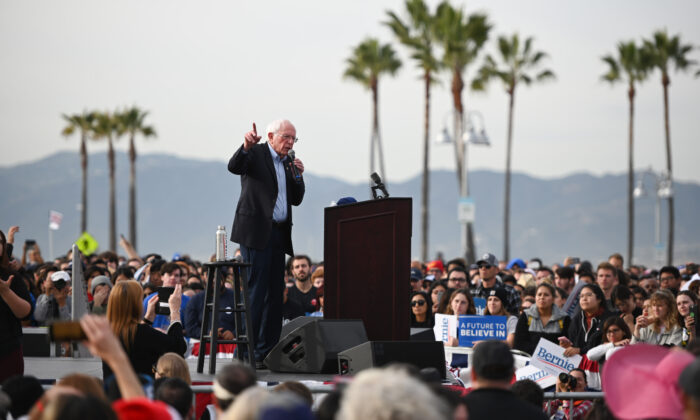 Democratic presidential candidate Sen. Bernie Sanders (I-Vt.) speaks during a rally in the Venice Beach neighborhood of Los Angeles, Calif., on Dec. 21, 2019. (Robyn Beck/AFP via Getty Images)