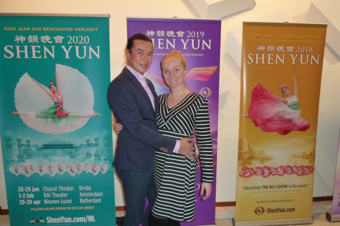 Yu and Pauline Shou enjoyed Shen Yun at the Rai Theater in Amsterdam, on Feb. 2, 2020. (Gohkan Tunc/The Epoch Times)