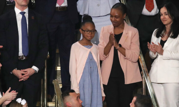 Stephanie Davis and her daughter Janiyah, attend the State of the Union address in the chamber of the U.S. House of Representatives, on February 04, 2020. (Drew Angerer/Getty Images)
