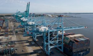 US Trade Deficit Drops for First Time in 6 Years