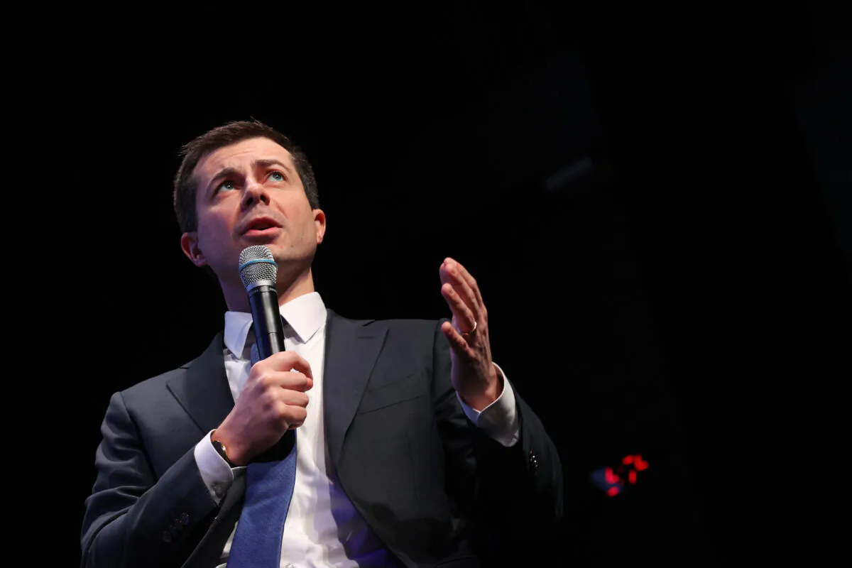 Democratic presidential candidate former South Bend, Indiana, Mayor Pete Buttigieg answers questions from college students while appearing in Concord, New Hampshire, on Feb. 5, 2020. (Win McNamee/Getty Images)