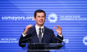 US Secretaries Speak at Conference of Mayors