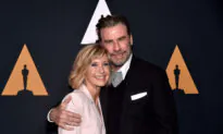 ‘Grease’ Star Olivia Newton-John Dies at 73; Another Bus of Illegal Immigrants Arrives in NYC | NTD Evening News