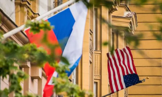 US Embassy in Moscow Temporarily Resumes Halted Services