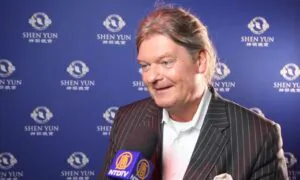 CEO Inspired by Shen Yun’s Universality