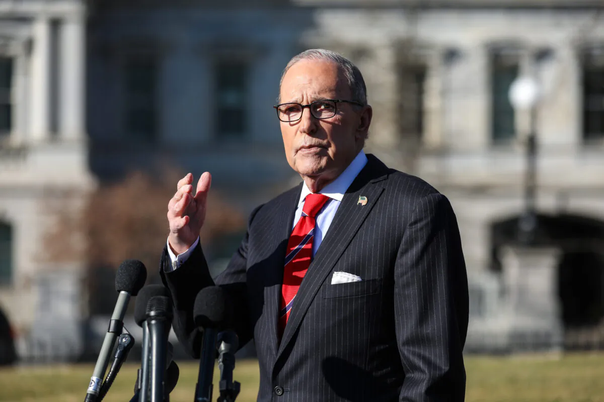 Larry Kudlow, director of the National Economic Council, talks to media outside the White House in Washington on Jan. 15, 2020. (Charlotte Cuthbertson/The Epoch Times)