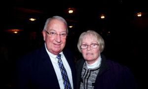 Bank Manager Sees Hope and a Nod to Good Morals in Shen Yun