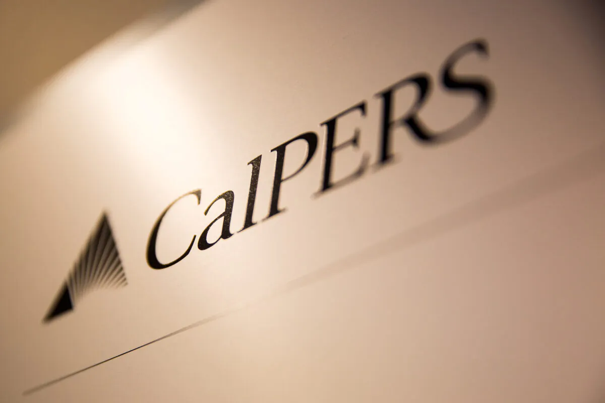 A sign at California Public Employees' Retirement System (CalPERS) headquarters in Sacramento, California, U.S., on Feb. 14, 2017. (Max Whittaker/Reuters)