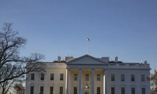 Businesses Urge White House to Counter China in Quantum, AI Research