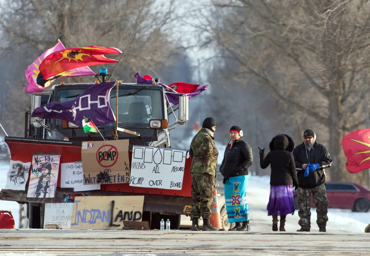A rail blockade in Tyendinaga, near Belleville, Ont., on Feb. 16, 2020, in solidarity with the Wet'suwet'en hereditary chiefs opposed to the LNG pipeline in northern British Columbia. (The Canadian Press/Lars Hagberg)