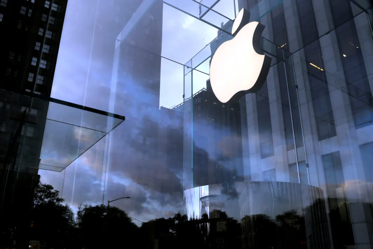 The Apple logo at the entrance to the Apple store on 5th Avenue in Manhattan, New York, on Oct. 16, 2019. (Mike Segar/File Photo/Reuters)