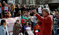 Trudeau Urges Patience, Promises Reconciliation in Face of Anti-Pipeline Protests