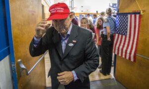 White House, Rohrabacher Deny Assange’s Claim of Pardon Offer