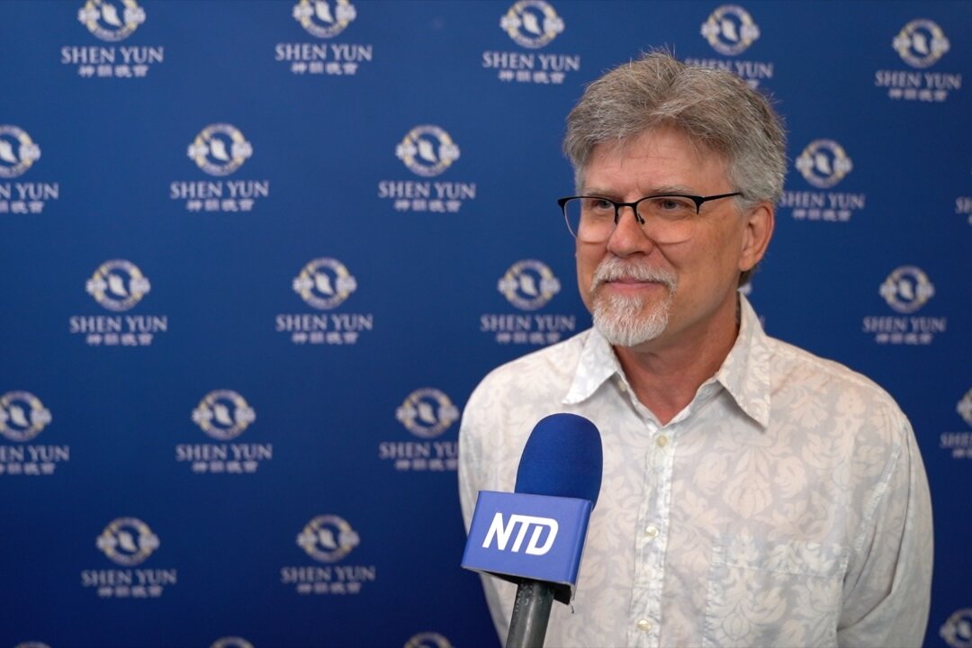 Jeff Walling, painter and decorative artist, attended Shen Yun Performing Arts at St. Petersburg, Florida's Mahaffey Theater, on Feb. 20, 2020. (NTD Television)