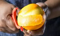 How to Garnish Your Cocktails Like a Professional Bartender