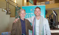 Painter Inspired by the Color, Costumes, and Backdrop in Shen Yun: ‘Astounding’