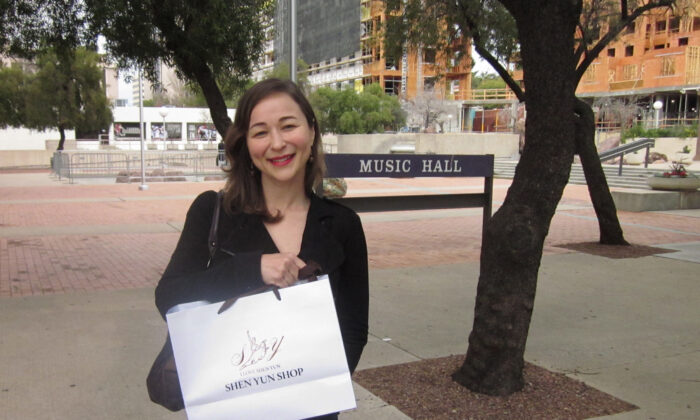 Shen Yun Brings Tears, Joy, and a Connection for Photographer