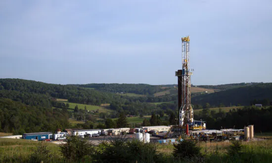 Shortage of Fracking Gear Is Hampering US Shale Oil Output