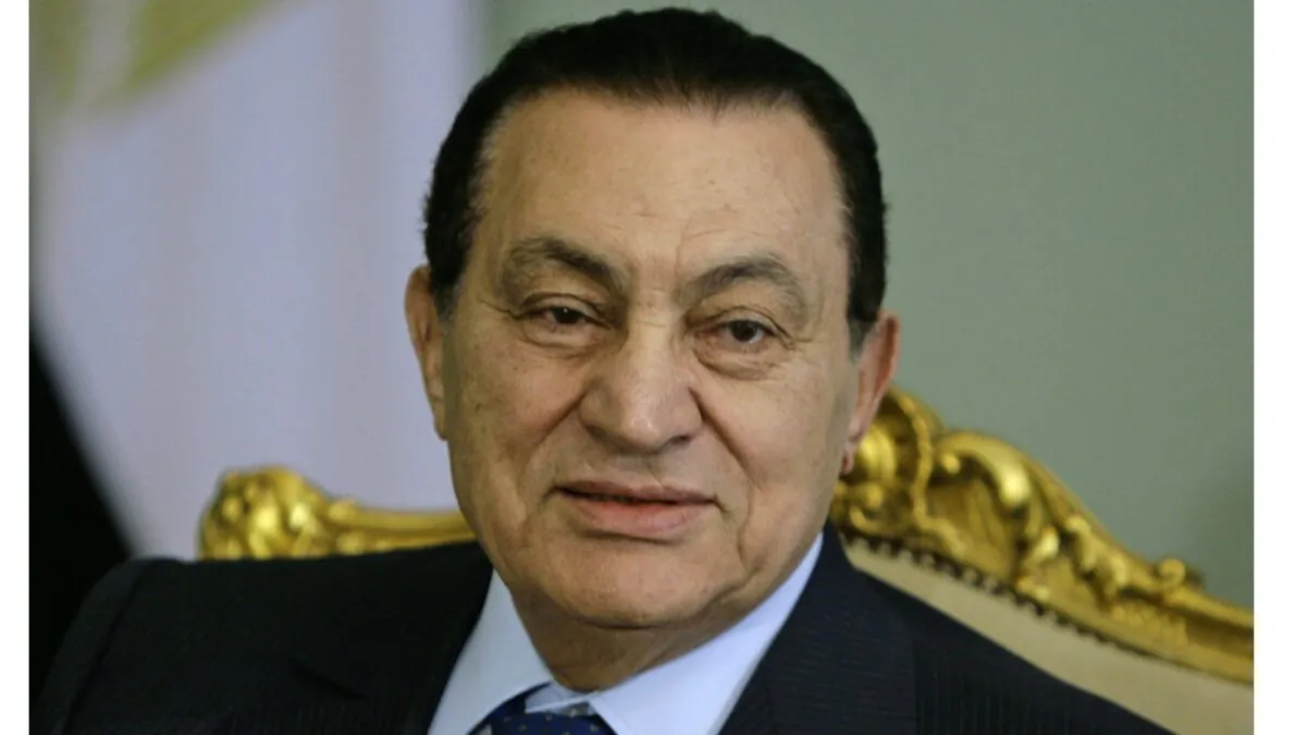 Egyptian President Hosni Mubarak attends a meeting at the presidential palace in Cairo on April 2, 2008. (Amr Nabil/AP Photo)