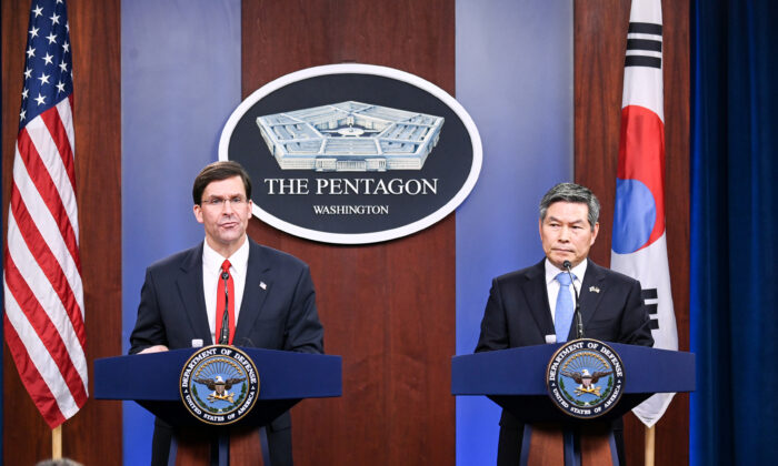 U.S. Defense Secretary Mark Esper and South Korea's National Defense Minister Jeong Kyeong-doo participate in a news conference at the Pentagon in Washington, U.S., Feb. 24, 2020. (Erin Scott/Reuters)
