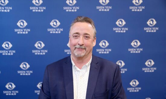 Seasoned Producer Says Shen Yun Is Absolutely Fantastic