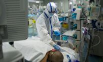 Two Chinese Nurses Call for Overseas Help in Stretched Virus Wards