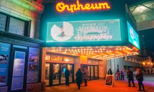 Marketing Firm Owner Sees Themes of Family and Freedom in Shen Yun
