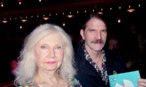 Dancer and Photographer See Shen Yun Every Year for a Decade